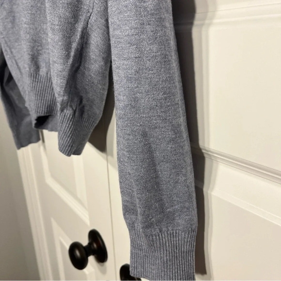 Truth by Republic Women Ruffle Shoulder Knit Sweater  Blue V-Neck Size L - Picture 4 of 9